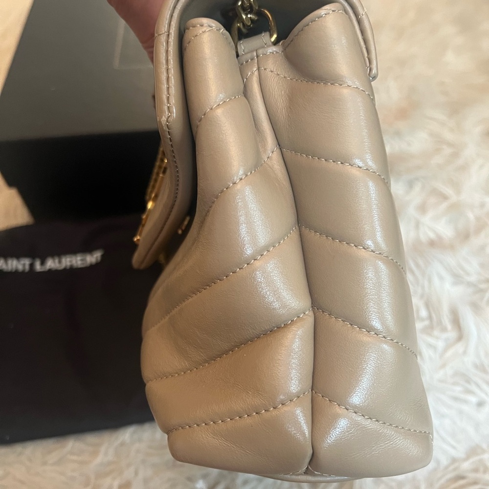 Saint Laurent Small Lou Lou Taupe Quilted Full Set - Picture 9 of 10